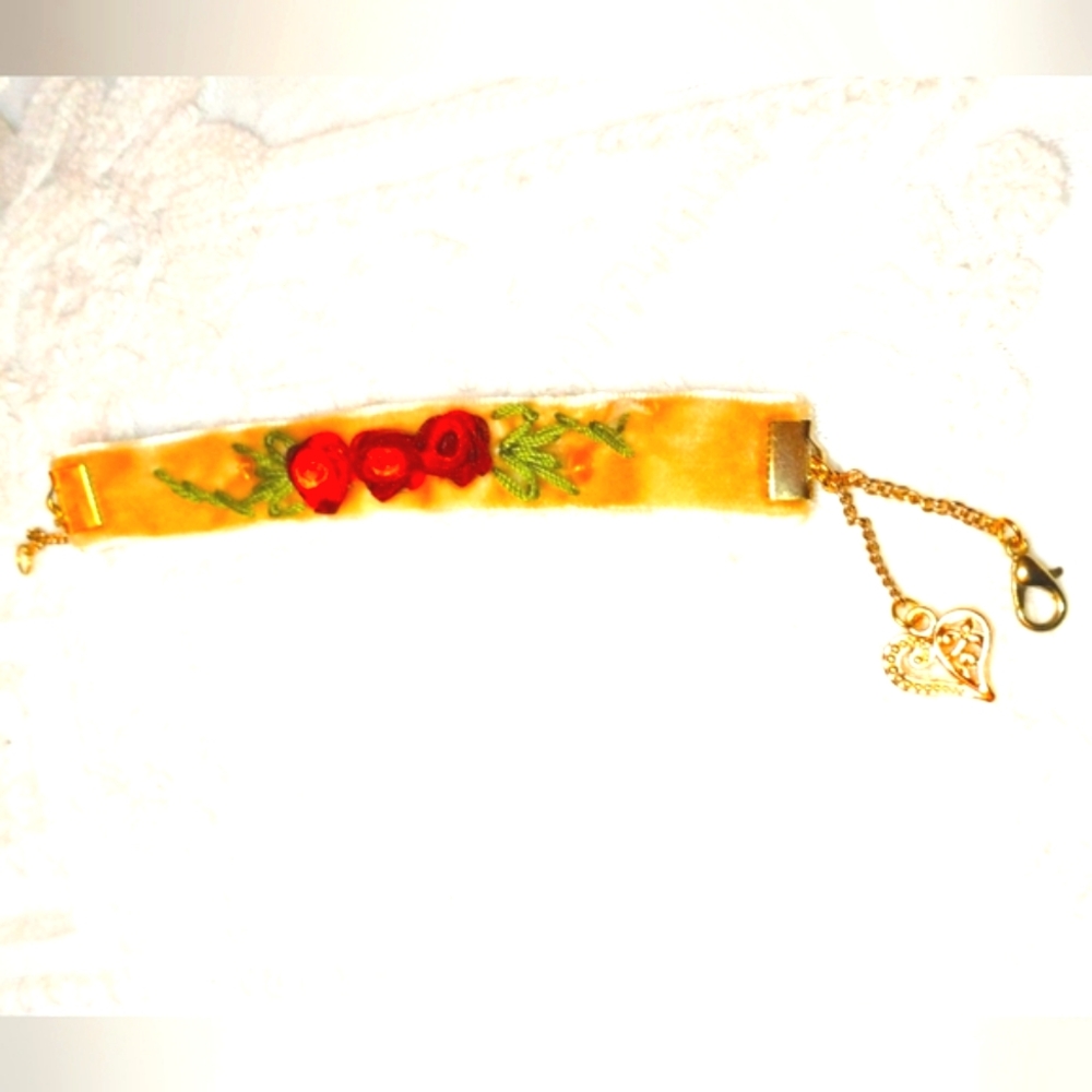 Velvet Ribbon Bracelet - Picture 2 of 3